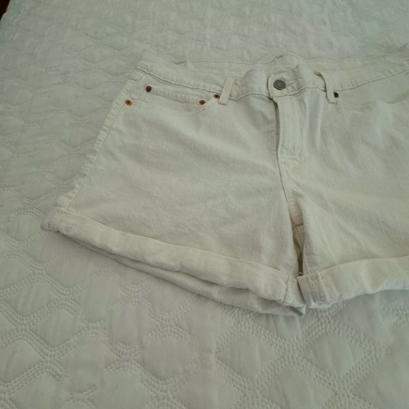 Levi's® HIGH RISE WOMEN'S CUFFED SHORTS Off White Size 33  4” inseams/stretch - Picture 5 of 13